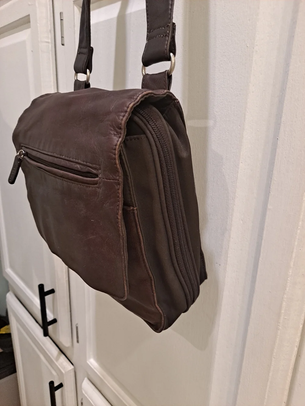 CAFE By Marlo Vintage Compact Leather Messenger Bag Dark Brown Organizer Travel